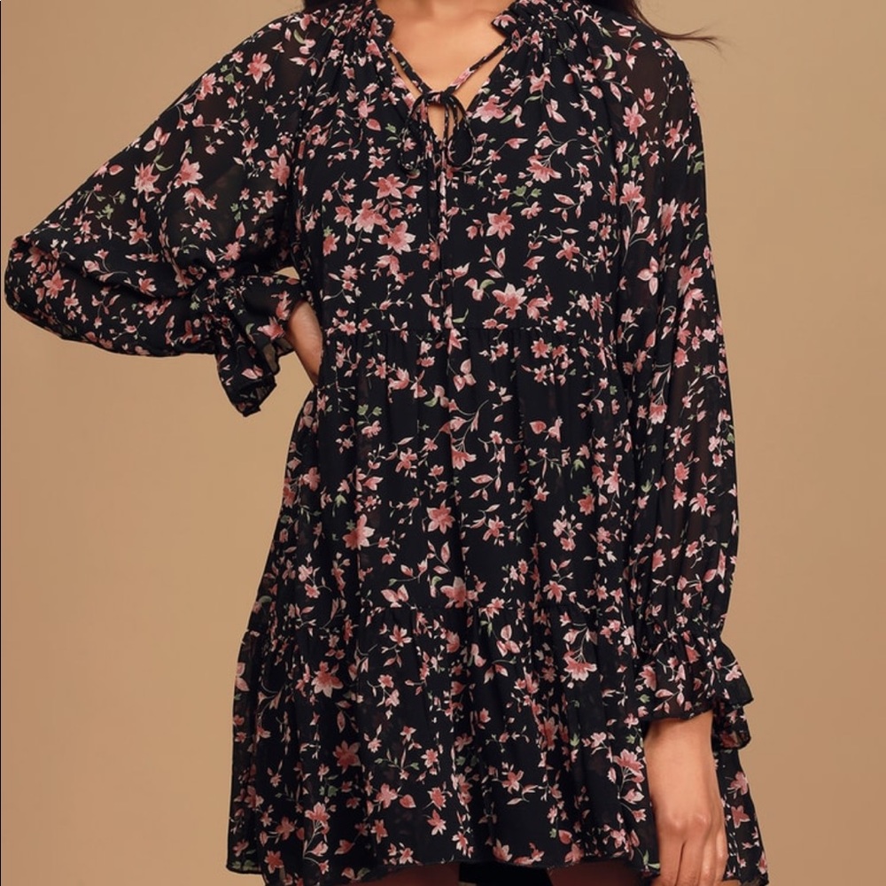Lulus black floral tiered babydoll dress